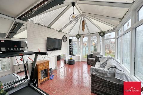6 Farnham Drive, Irlam, Manchester, M44 6DG