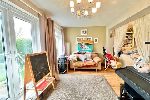 43 Clockburnsyde Close, Whickham, Newcastle Upon Tyne, NE16 5UR