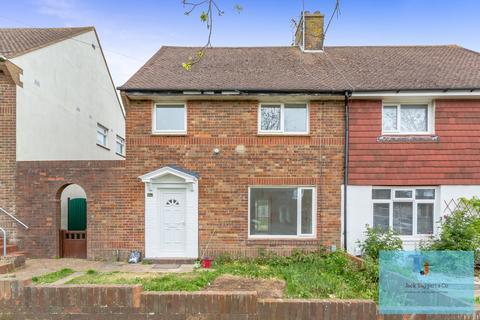 3 bedroom semi-detached house to rent, Midhurst Walk, Hove, BN3