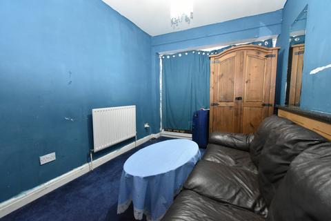 4 bedroom terraced house to rent, Northolt, UB5