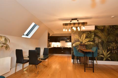 2 bedroom flat for sale, The Galleries, Warley, Brentwood, Essex