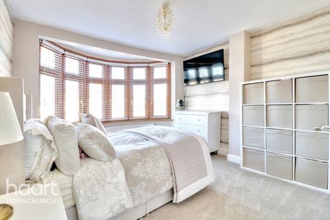 25 Beulah Road, Hornchurch, RM12 4YR