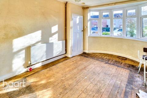 2 bedroom terraced house for sale, Green Lane Road, Leicester