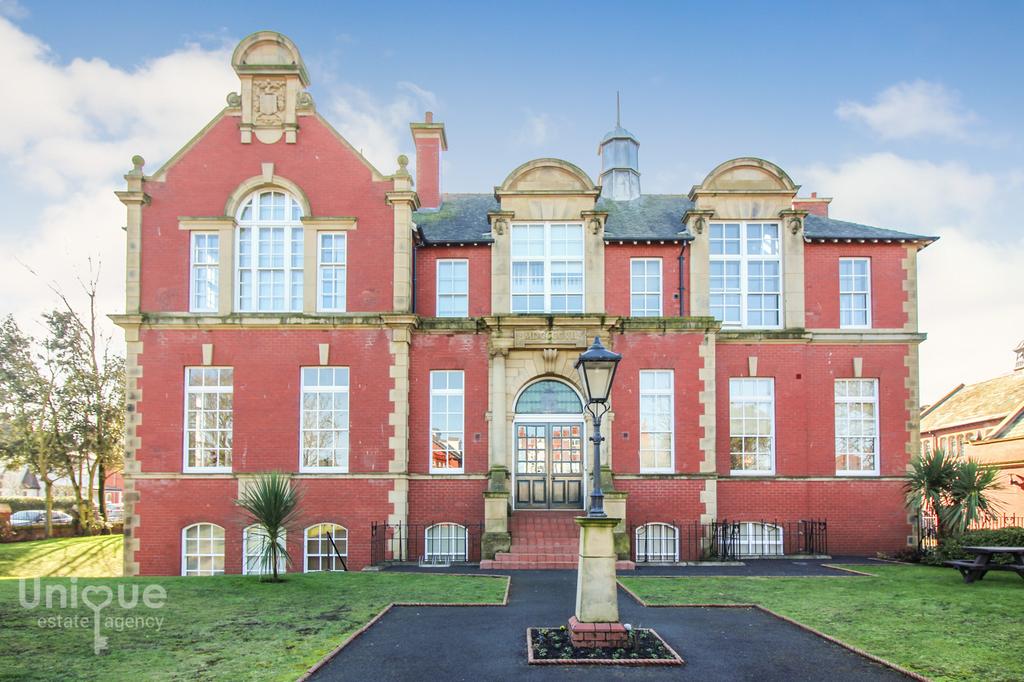 College Court, Lytham St. Annes, FY8 2 bed apartment for sale - £260,000