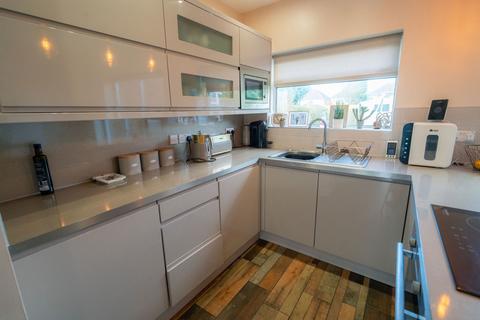 32 Stroud Road, Shirley, Solihull, B90 2JU