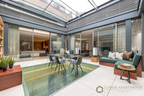 5 bedroom detached house to rent, Grosvenor Gardens Mews North, London SW1W