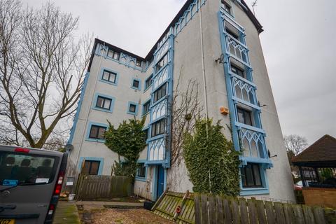 3 bedroom apartment for sale, Cartington Court, Fawdon