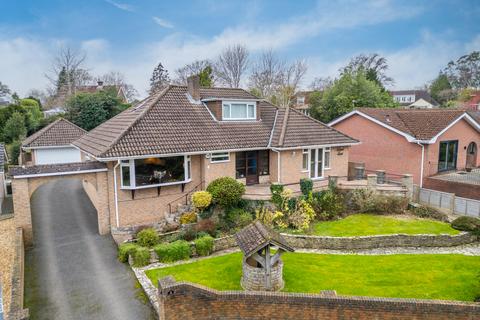 4 bedroom bungalow for sale, Highland View Close, Colehill, Wimborne, Dorset, BH21