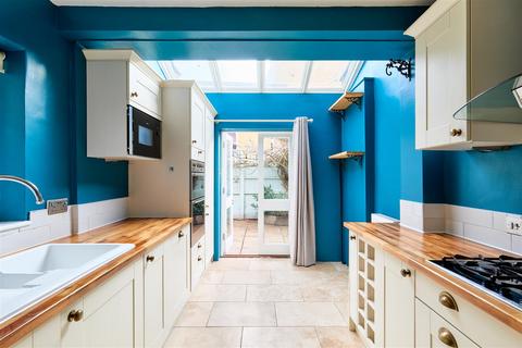 19 Geraldine Road, London, W4 3PA