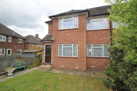 2 bedroom maisonette to rent, Paddocks Close, Harrow HA2 8NP