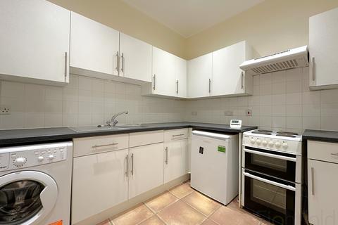 2 bedroom flat to rent, Flat 1, 18 Burlington Street, Brighton, East Sussex