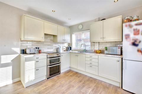 3 bedroom semi-detached house for sale, Lilac Grove, Beeston Rylands, Nottingham