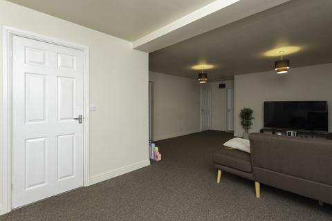 2 bedroom flat for sale, Otley Road, Guiseley LS20