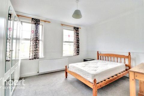 4 bedroom semi-detached house to rent, Claude Road, LONDON