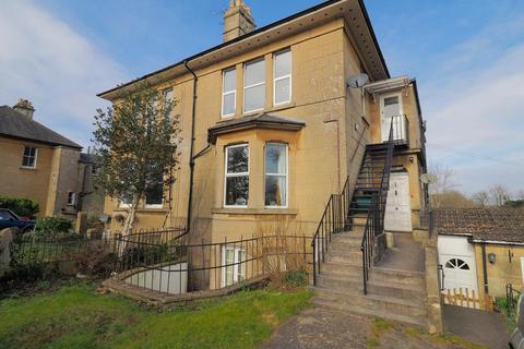 2 bedroom apartment to rent, North Road, Bath