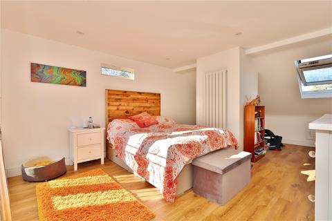 313 Connaught Road, Brookwood, Woking, GU24 0AD