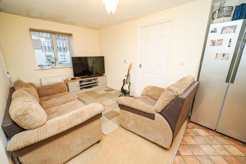 2 bedroom coach house for sale, Dimmock Close, Leighton Buzzard