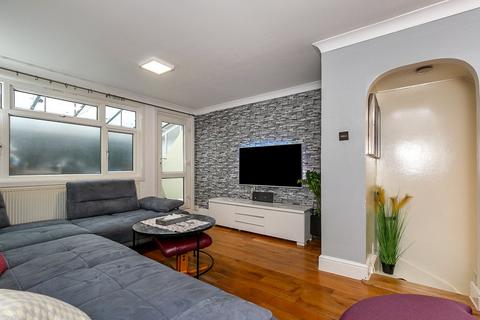3 Hood Close, Croydon, CR0 3SN