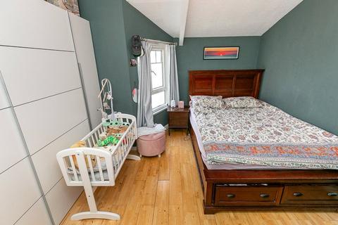 3 Hood Close, Croydon, CR0 3SN