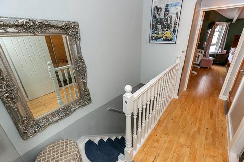 3 Hood Close, Croydon, CR0 3SN