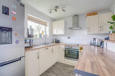 2 bedroom flat for sale, Wellfield, High Wycombe HP15