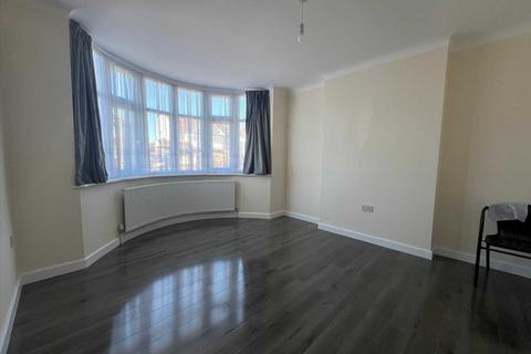 4 bedroom semi-detached house to rent, Stoneyfields Lane, Edgware, HA8