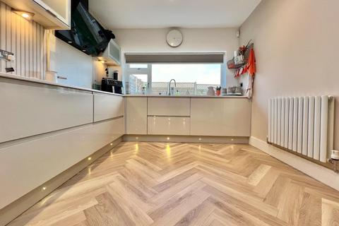 19 Clough Fields Road, Hoyland, Barnsley, S74 0BJ