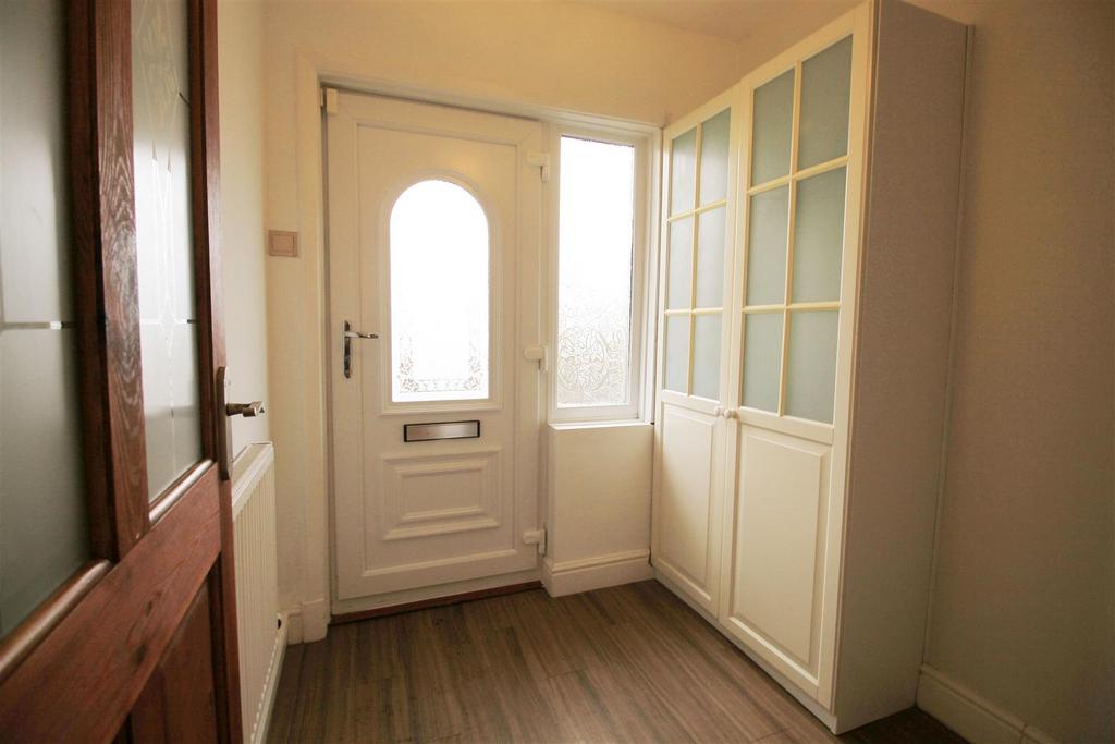 Entrance Hall..jpg