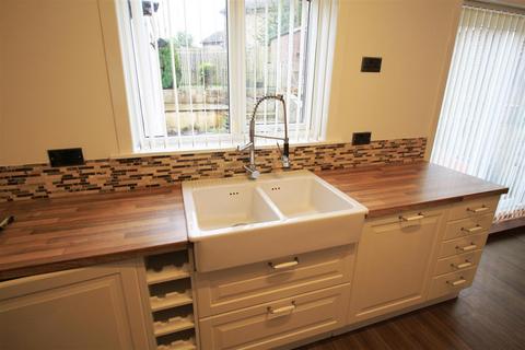 20 Bearswood Close, Hyde, SK14 5NR