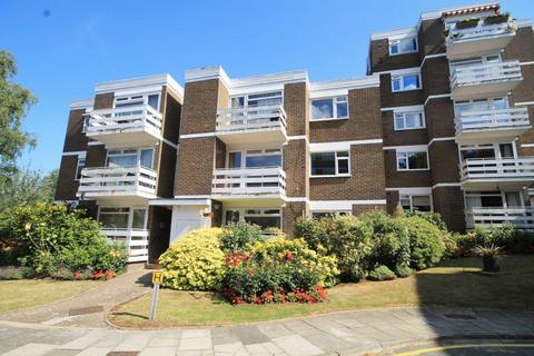 2 bedroom flat to rent, Mountcombe Close, Surbiton KT6