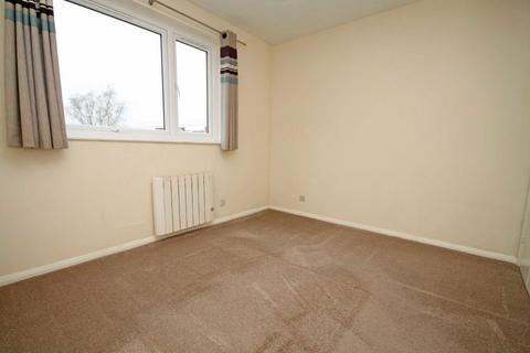 2 bedroom flat to rent, Mountcombe Close, Surbiton KT6