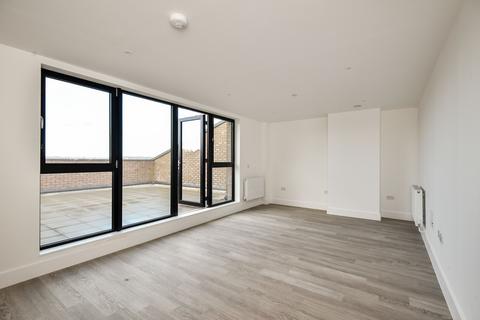 2 bedroom flat to rent, Medway Street Chatham ME4