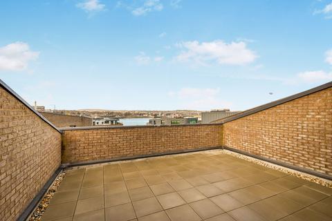 2 bedroom flat to rent, Medway Street Chatham ME4