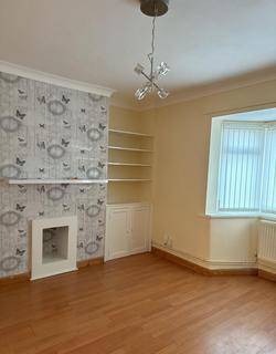 3 bedroom semi-detached house to rent, Warstock Road, Warstock