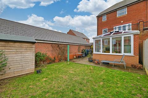 3 bedroom end of terrace house for sale, Ashford Drive, Appleton, Warrington