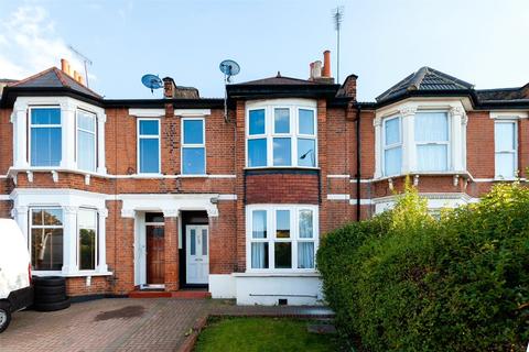 3 bedroom flat to rent, Forest Road, Walthamstow, E17