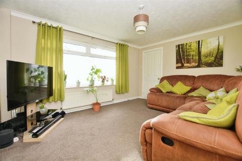 3 bedroom terraced house for sale, Queensway, Scunthorpe