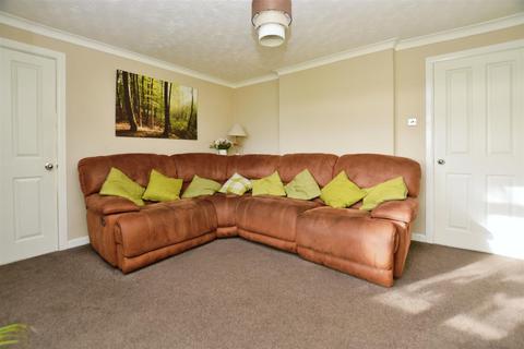 3 bedroom terraced house for sale, Queensway, Scunthorpe