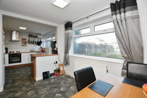 3 bedroom terraced house for sale, Queensway, Scunthorpe