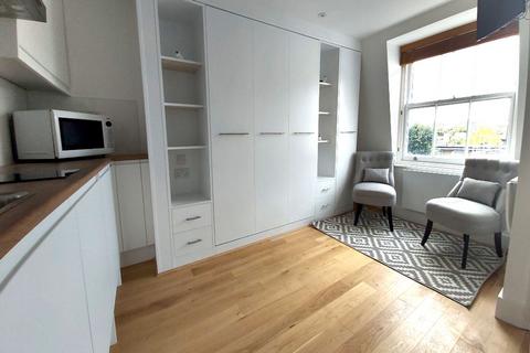 Studio to rent, Coleherne Road, London, SW10