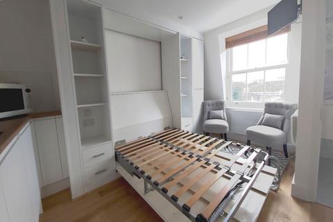 Studio to rent, Coleherne Road, London, SW10