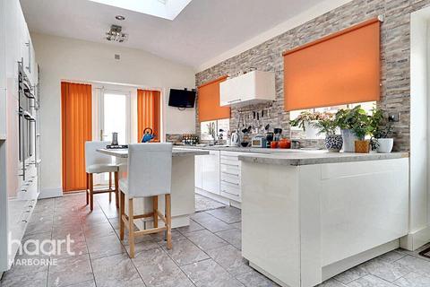 128 Ambleside, Birmingham, B32 3HY