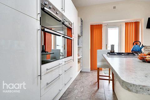128 Ambleside, Birmingham, B32 3HY