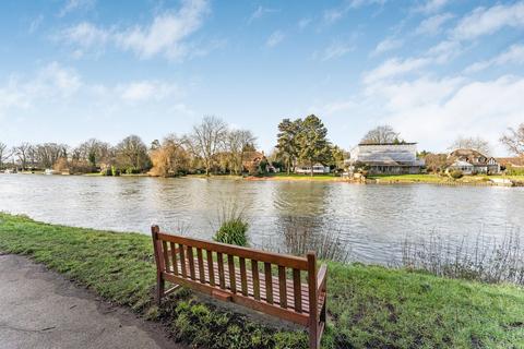 2 bedroom terraced house for sale, Riverside Road, Staines-upon-Thames, TW18