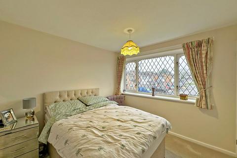 44 Forge Valley Way, Wombourne, Wolverhampton, WV5 8JT