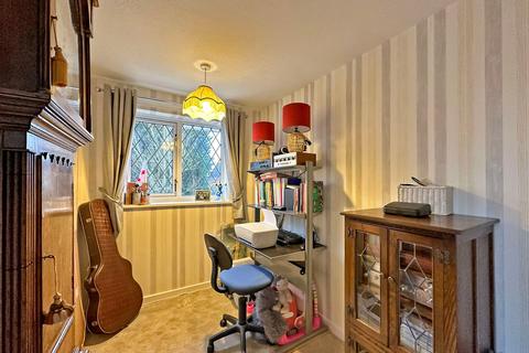 44 Forge Valley Way, Wombourne, Wolverhampton, WV5 8JT