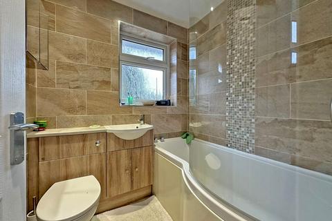 44 Forge Valley Way, Wombourne, Wolverhampton, WV5 8JT