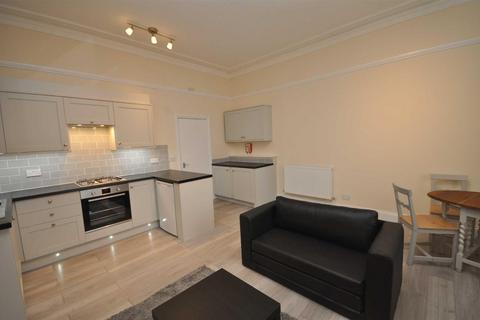 1 bedroom apartment to rent, Binswood Avenue, Leamington Spa