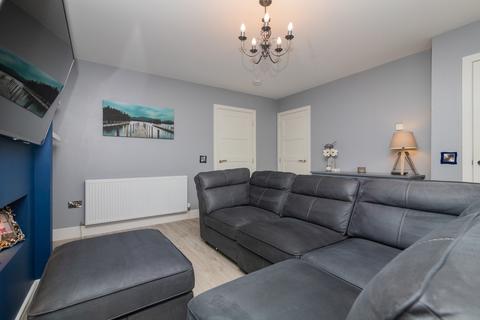 4 bedroom terraced house for sale, 8 St. Johns Court, Alloa, FK10