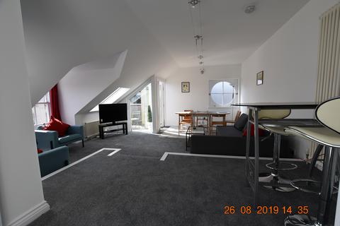 2 bedroom flat to rent, South Street, Perth PH2